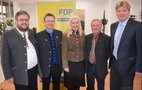 Die Wahlkreisversammlung der FDP Niederbayern hat am Samstag in Dingolfing die Bezirksliste für die Landtagswahl 2013 gewählt: Von links: Gerhard Drexler (3), Dr. Andreas Fischer, Josefa Schmid (6), Dr. Max Stadler, Andreas Dittelmann (5).